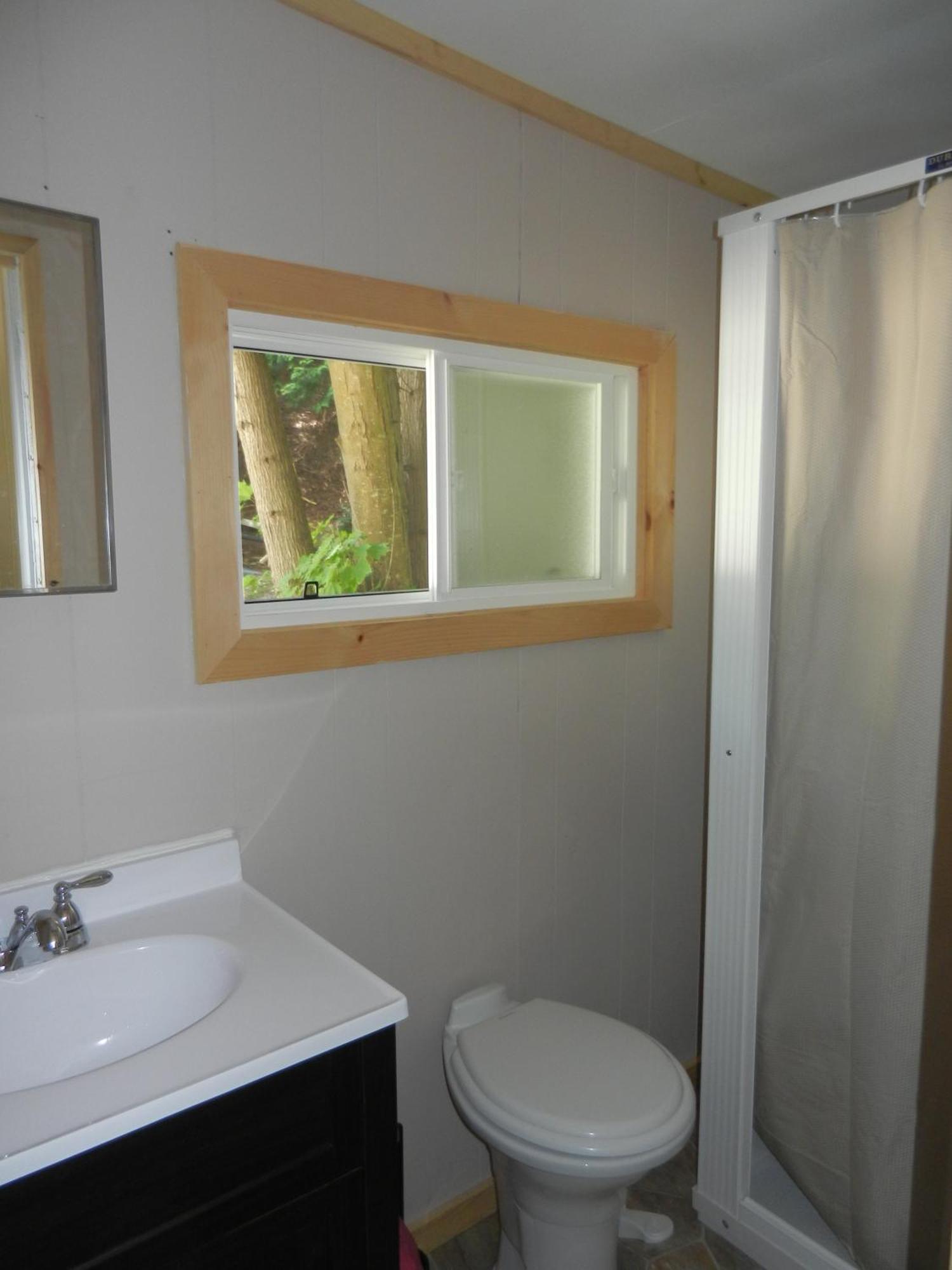 Bayshore Cottages Wiarton Room photo