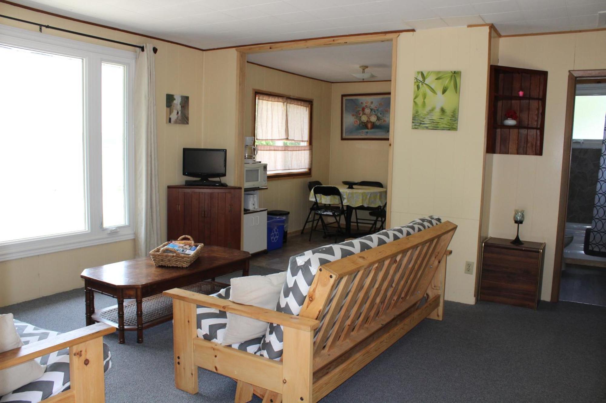 Bayshore Cottages Wiarton Room photo